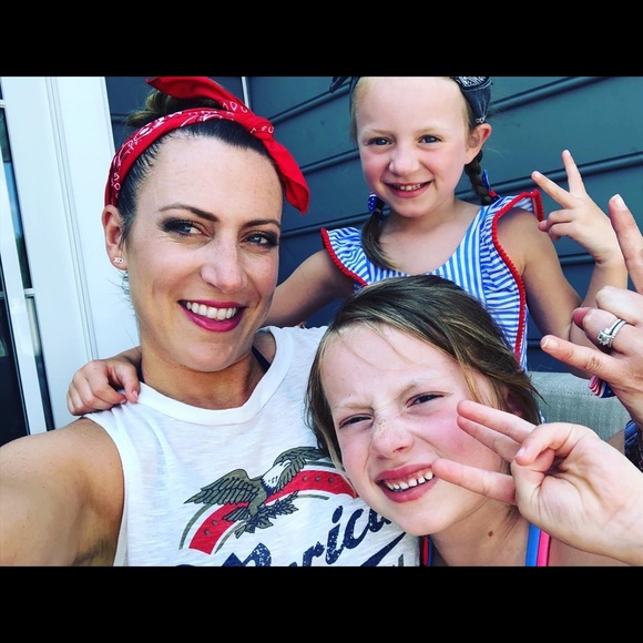 Meet your Posher, Leah - Picture 4 of 7